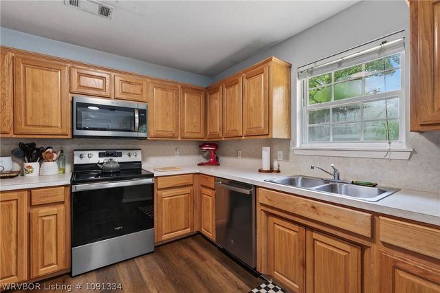 623 Chateau Drive, Fort Smith, AR 72908