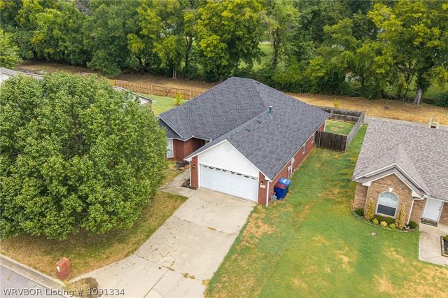 623 Chateau Drive, Fort Smith, AR 72908