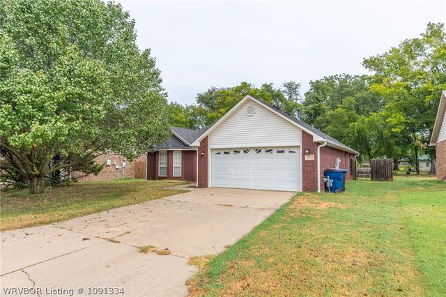 623 Chateau Drive, Fort Smith, AR 72908