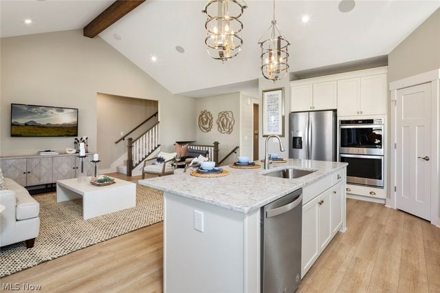 791 Colesbourne Circle, Green, OH 44685