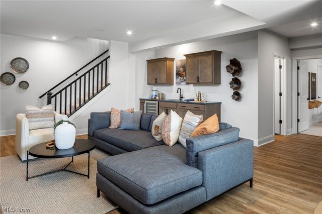 791 Colesbourne Circle, Green, OH 44685