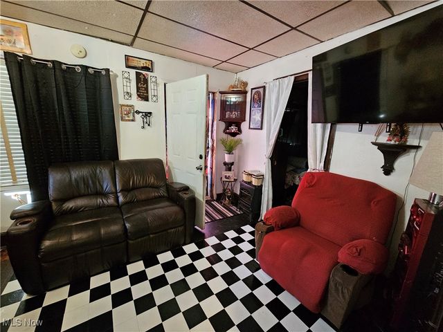 3283 W 48th Street, Cleveland, OH 44102