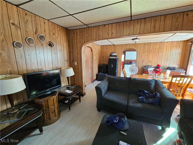 3283 W 48th Street, Cleveland, OH 44102