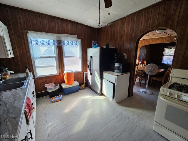 3283 W 48th Street, Cleveland, OH 44102