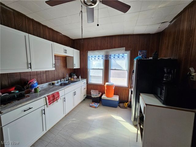 3283 W 48th Street, Cleveland, OH 44102