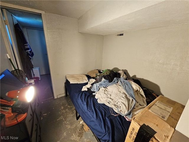 3283 W 48th Street, Cleveland, OH 44102