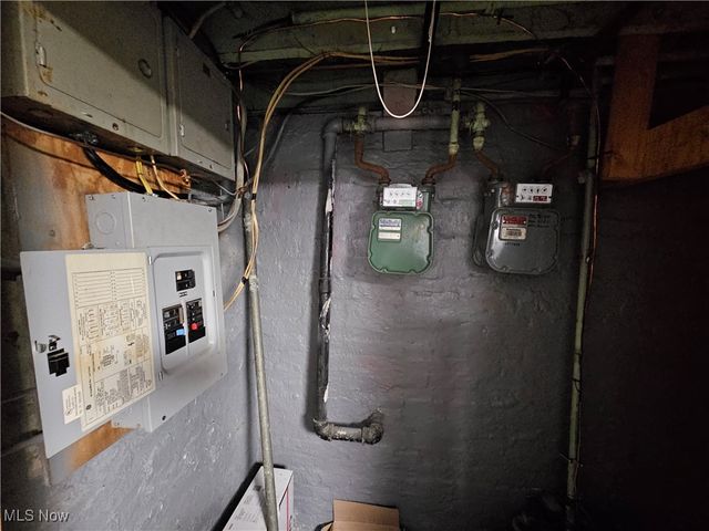 3283 W 48th Street, Cleveland, OH 44102