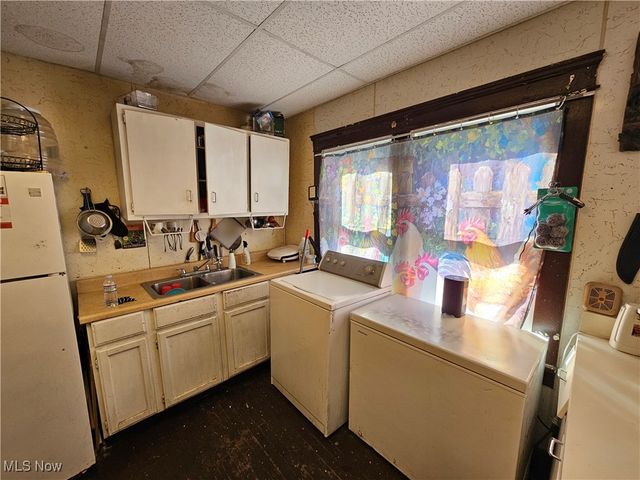 3283 W 48th Street, Cleveland, OH 44102