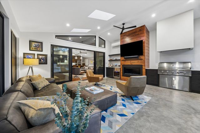 2613 Spring LN, Austin, TX 78703