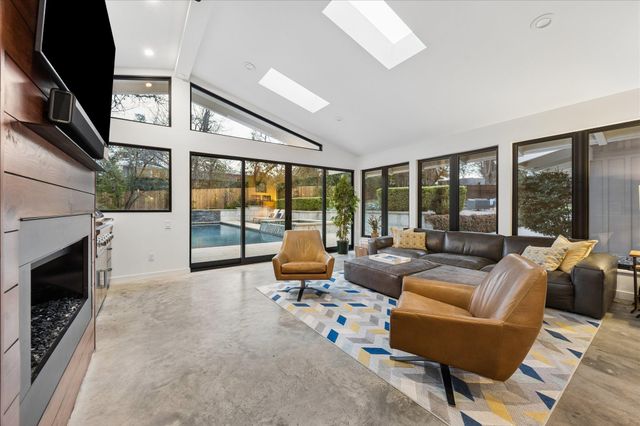 2613 Spring LN, Austin, TX 78703