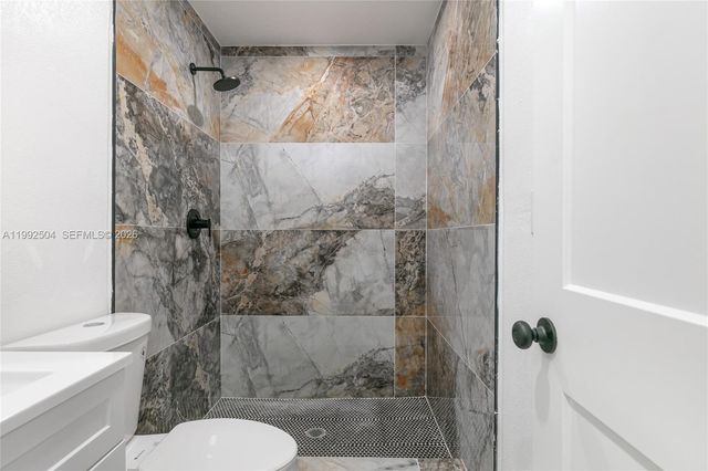 6125 SW 40th Ct, Miramar, FL 33023