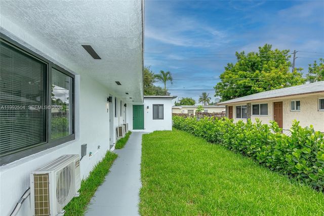 6125 SW 40th Ct, Miramar, FL 33023