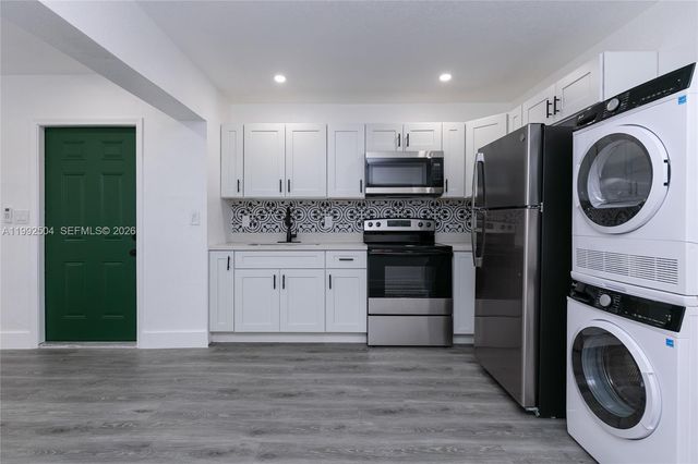 6125 SW 40th Ct, Miramar, FL 33023
