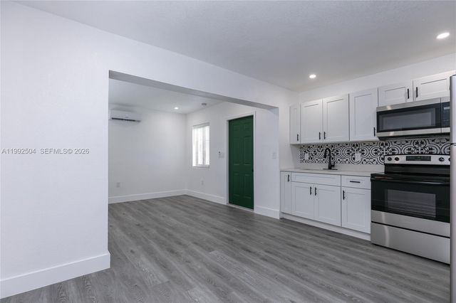 6125 SW 40th Ct, Miramar, FL 33023