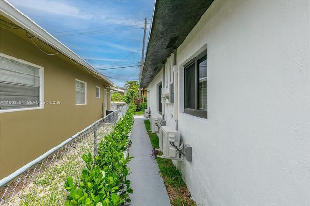 6125 SW 40th Ct, Miramar, FL 33023