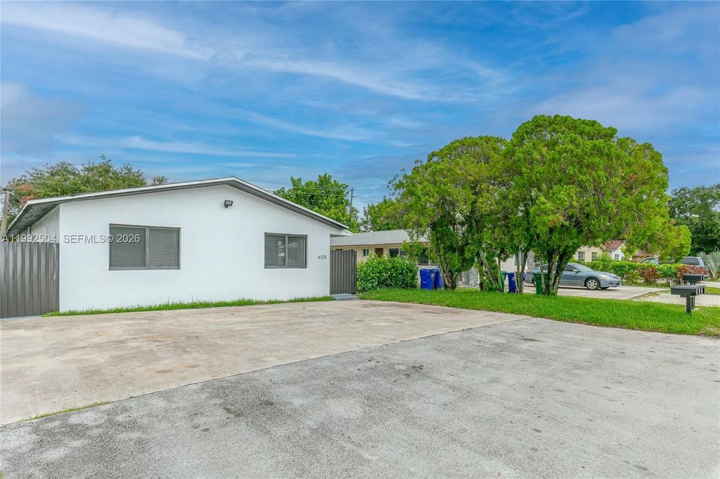 6125 SW 40th Ct, Miramar, FL 33023