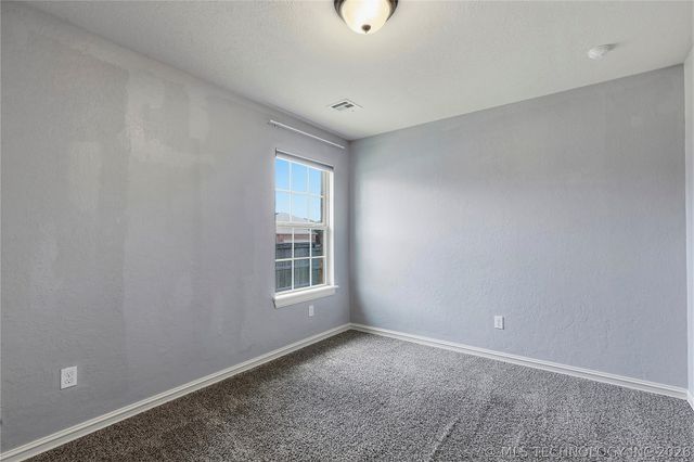 10714 Masters Circle, Jenks, OK 74037