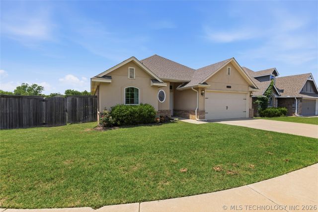 10714 Masters Circle, Jenks, OK 74037