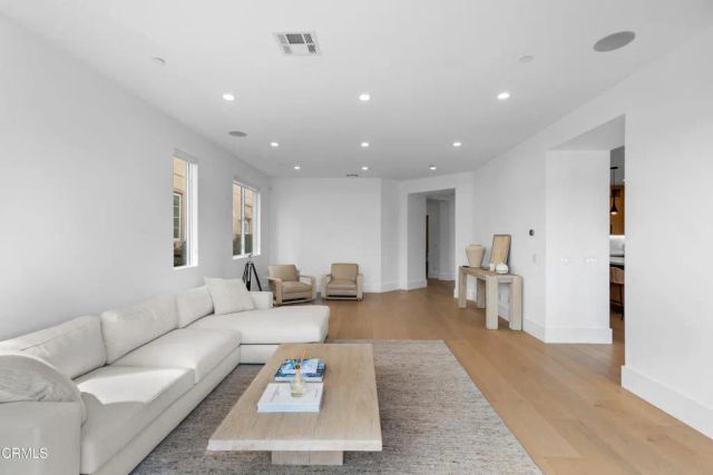 1520 Viewpoint Drive, Oxnard, CA 93035