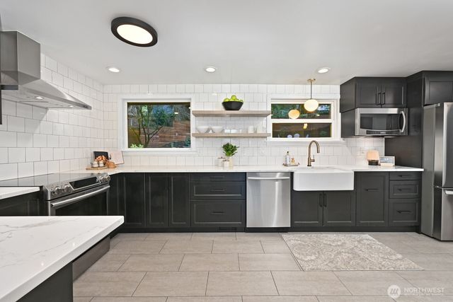 13525 4th Avenue NE, Seattle, WA 98125