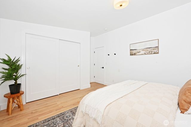 13525 4th Avenue NE, Seattle, WA 98125