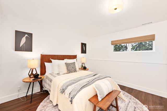 13525 4th Avenue NE, Seattle, WA 98125