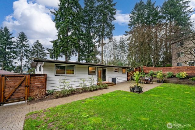 13525 4th Avenue NE, Seattle, WA 98125