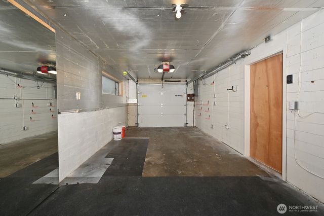 13525 4th Avenue NE, Seattle, WA 98125