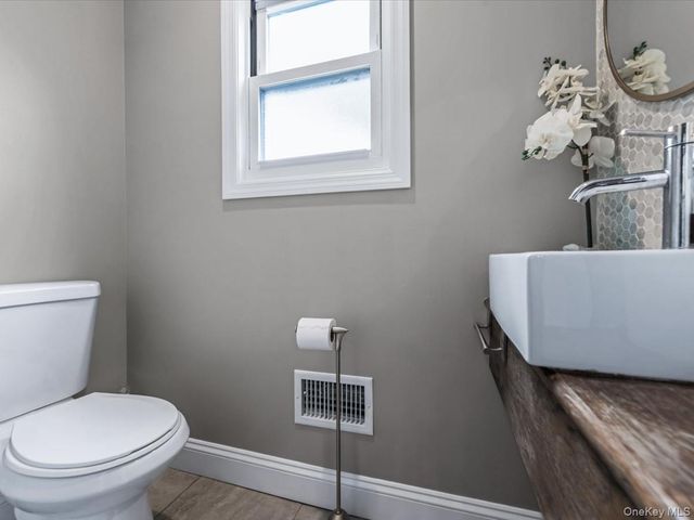 237 Central Avenue, Lynbrook, NY 11563
