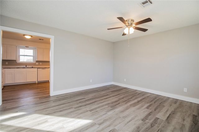 701 SE 10th Street, Bentonville, AR 72712