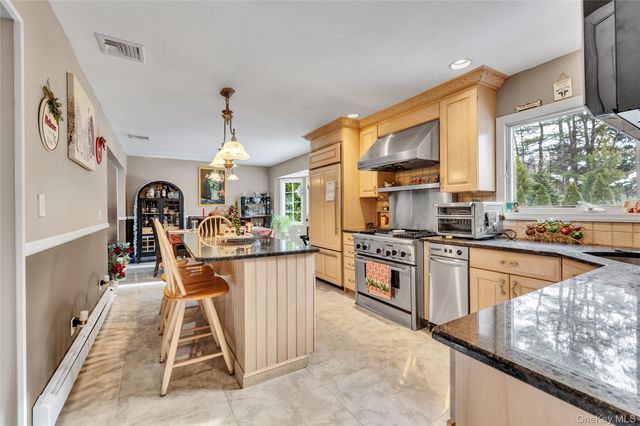 20 Soundview Drive, Shoreham, NY 11786