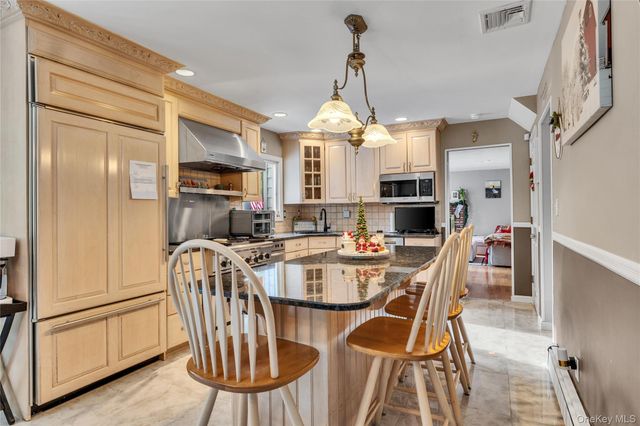 20 Soundview Drive, Shoreham, NY 11786