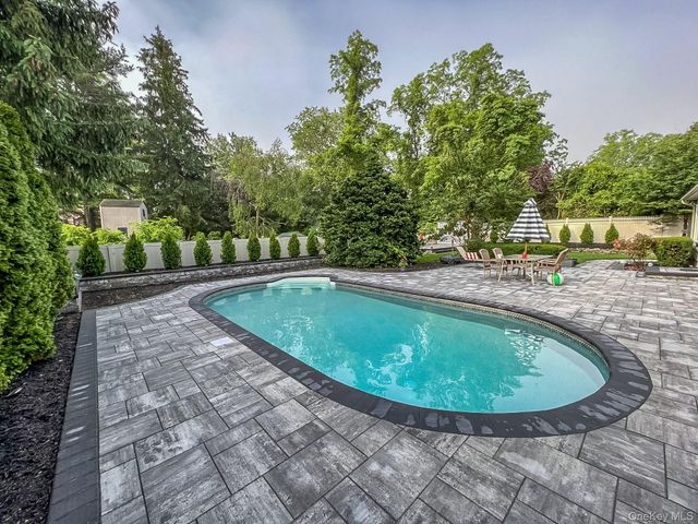 20 Soundview Drive, Shoreham, NY 11786