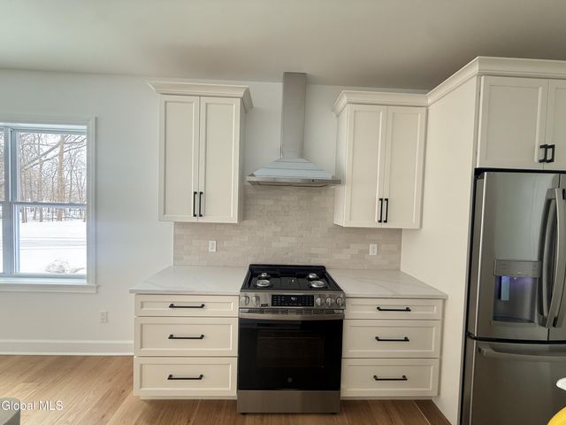 16 Blue Aster Lane, Malta, NY 12020