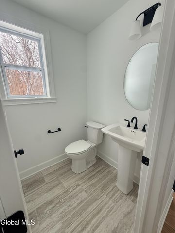 16 Blue Aster Lane, Malta, NY 12020