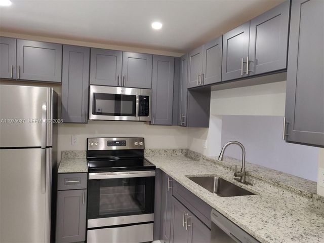 8830 Royal Palm Blvd 202, Coral Springs, FL 33065