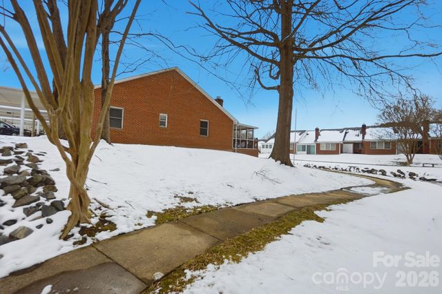 19816 Oak Leaf Circle, Cornelius, NC 28031