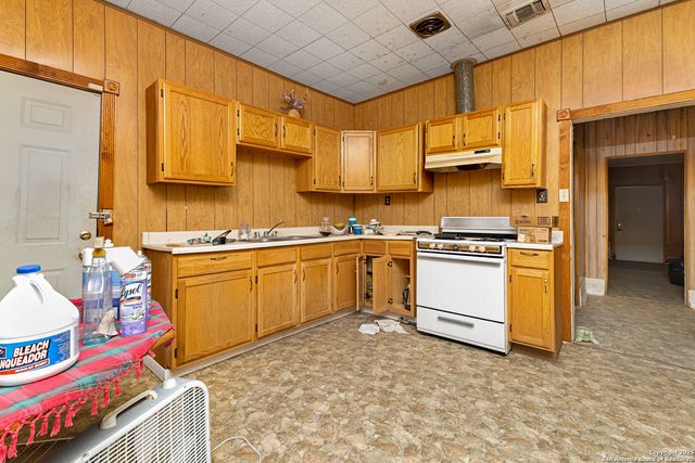 3523 W Martin, San Antonio, TX 78207