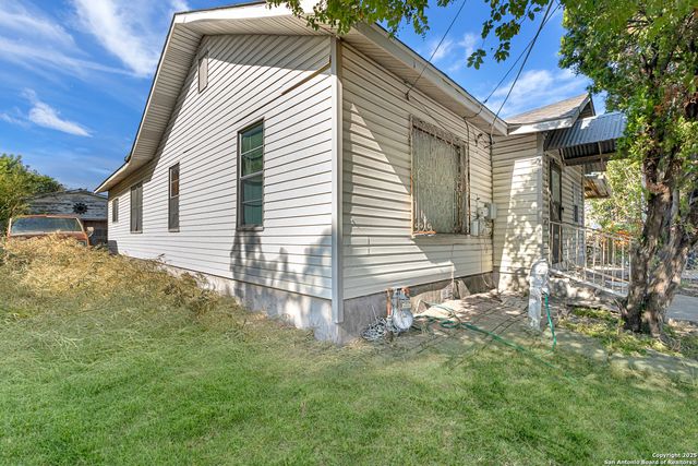 3523 W Martin, San Antonio, TX 78207