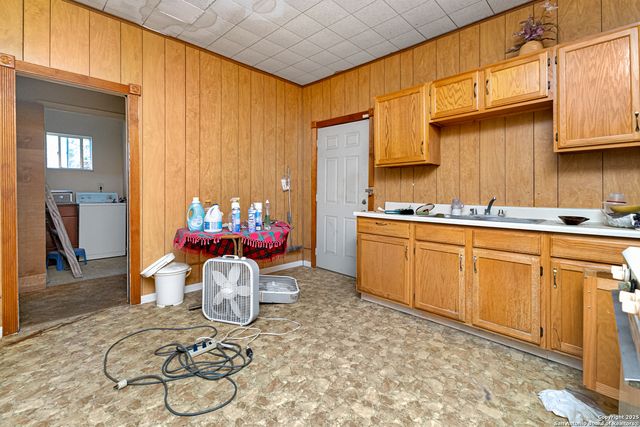 3523 W Martin, San Antonio, TX 78207