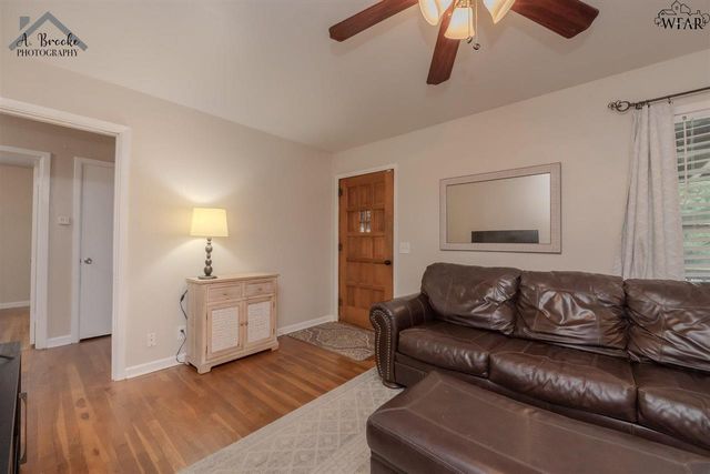 605 MEADOW DRIVE, Burkburnett, TX 76354