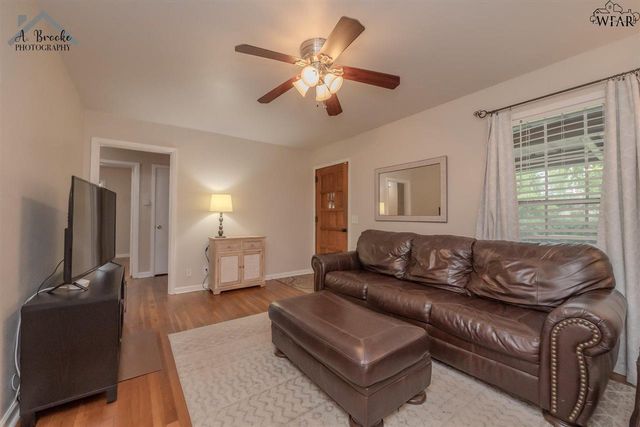 605 MEADOW DRIVE, Burkburnett, TX 76354