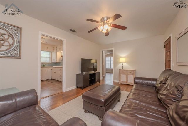 605 MEADOW DRIVE, Burkburnett, TX 76354