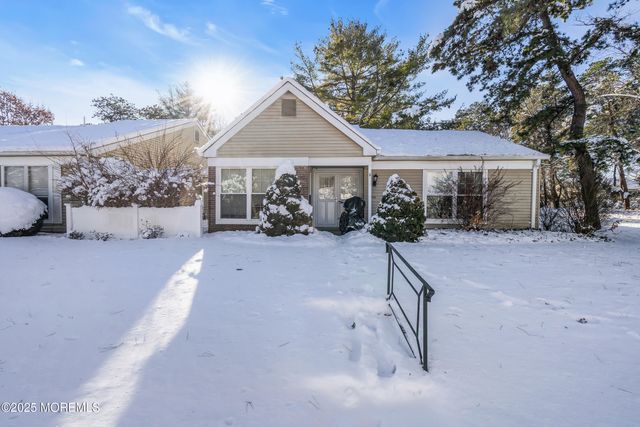 766B Liverpool Circle, Manchester, NJ 08759