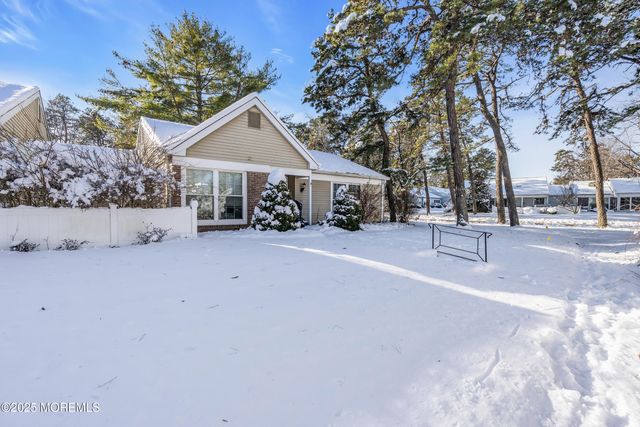 766B Liverpool Circle, Manchester, NJ 08759