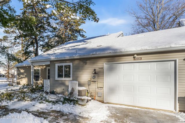 766B Liverpool Circle, Manchester, NJ 08759