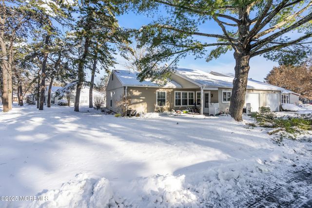 766B Liverpool Circle, Manchester, NJ 08759