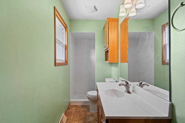 1305 JAKE LN, Columbia, MO 65203
