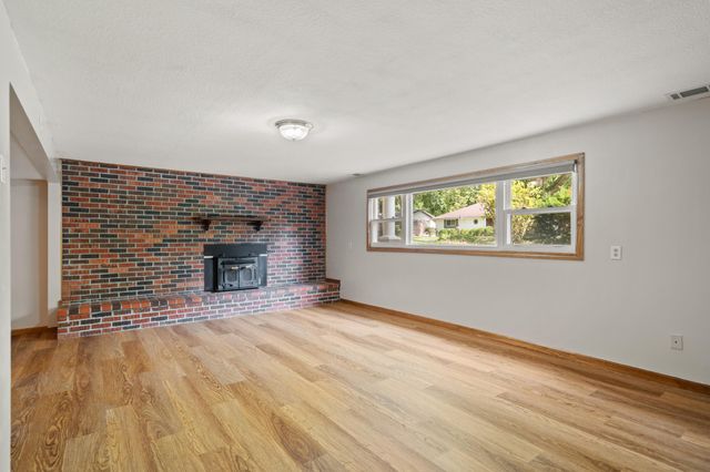 1305 JAKE LN, Columbia, MO 65203