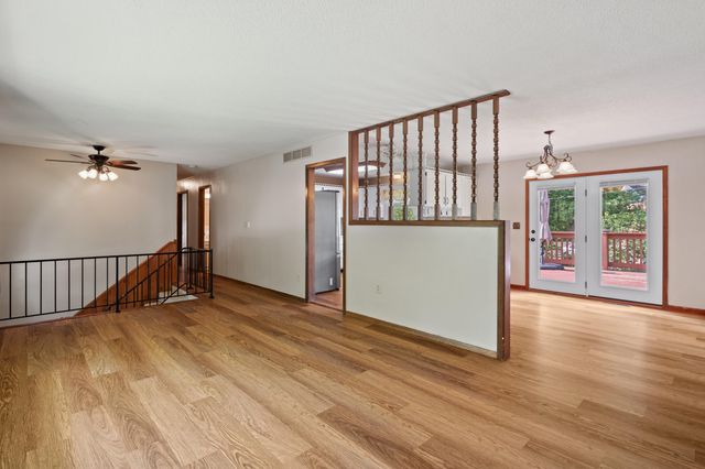 1305 JAKE LN, Columbia, MO 65203
